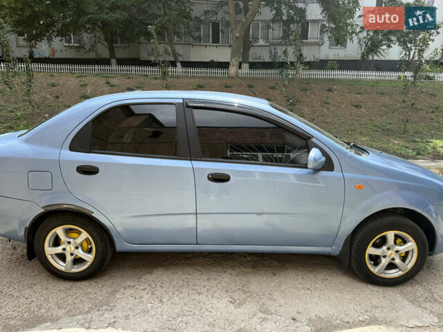 Синій Шевроле Авео, об'ємом двигуна 1.5 л та пробігом 244 тис. км за 2800 $, фото 1 на Automoto.ua
