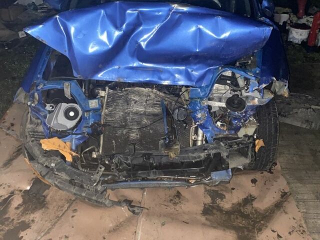 Синий Шевроле Авео, объемом двигателя 1.5 л и пробегом 170 тыс. км за 1200 $, фото 2 на Automoto.ua