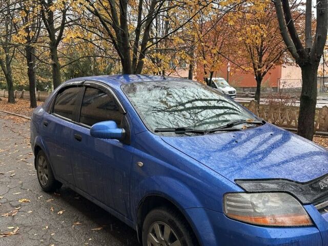 Шевроле Авео 2005 в Кривом Роге на Automoto.ua Синий Шевроле Авео, объемом двигателя 1.5 л и пробегом 207 тыс. км за 3800 $, фото 3 на Automoto.ua