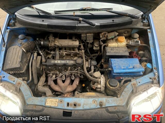 Синий Шевроле Авео, объемом двигателя 1.5 л и пробегом 300 тыс. км за 1000 $, фото 6 на Automoto.ua