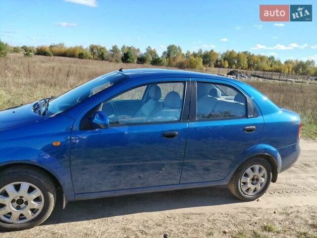 Шевроле Авео 2005 в Житомире на Automoto.ua Синий Шевроле Авео, объемом двигателя 1.5 л и пробегом 152 тыс. км за 4300 $, фото 1 на Automoto.ua