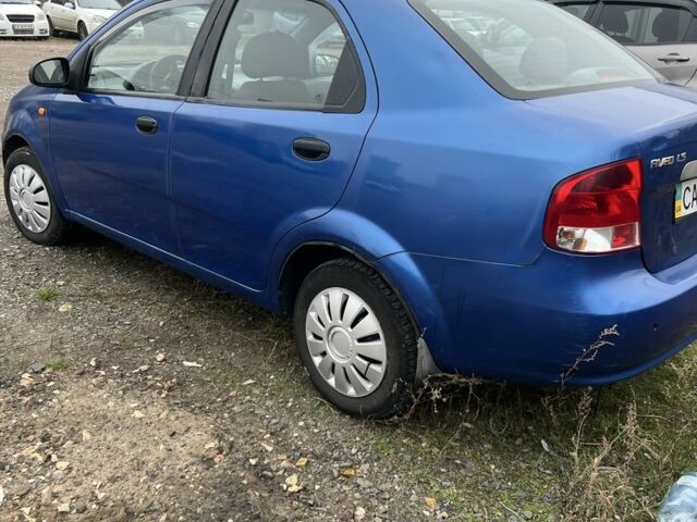 Синий Шевроле Авео, объемом двигателя 1.5 л и пробегом 230 тыс. км за 1900 $, фото 3 на Automoto.ua