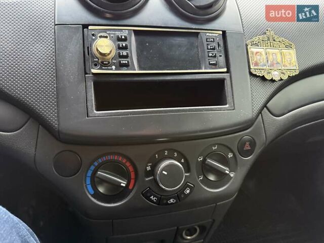 Синій Шевроле Авео, об'ємом двигуна 1.5 л та пробігом 149 тис. км за 3700 $, фото 39 на Automoto.ua