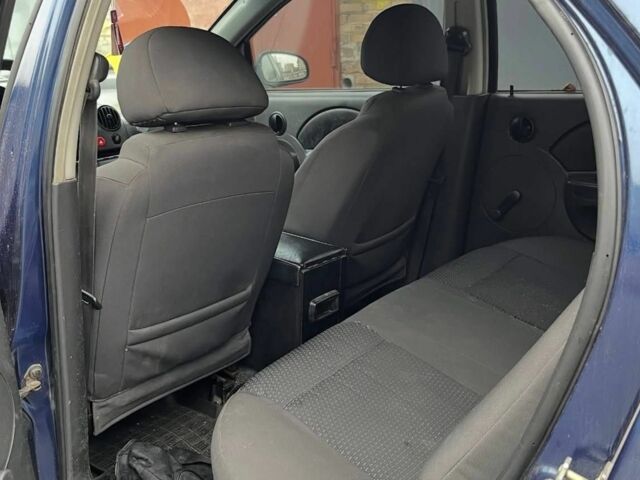 Синий Шевроле Авео, объемом двигателя 1.5 л и пробегом 311 тыс. км за 950 $, фото 1 на Automoto.ua