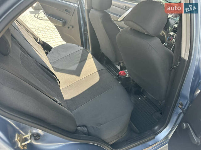 Синий Шевроле Авео, объемом двигателя 1.5 л и пробегом 334 тыс. км за 3000 $, фото 4 на Automoto.ua