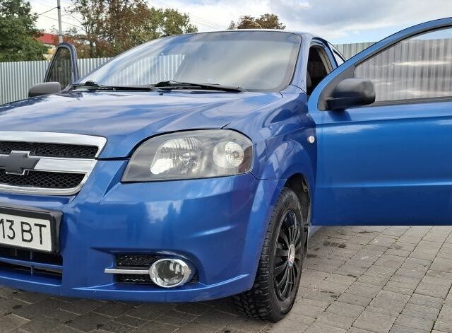 Синій Шевроле Авео, об'ємом двигуна 1.5 л та пробігом 271 тис. км за 3000 $, фото 2 на Automoto.ua