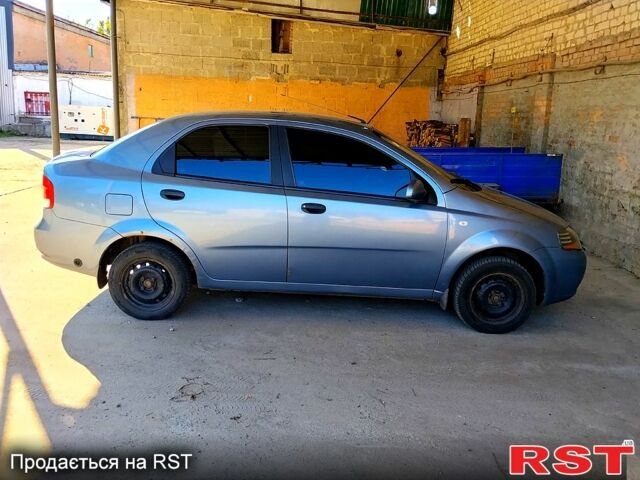 Синій Шевроле Авео, об'ємом двигуна 1.5 л та пробігом 320 тис. км за 2700 $, фото 1 на Automoto.ua