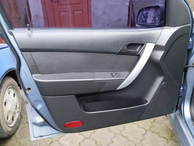 Синий Шевроле Авео, объемом двигателя 1.5 л и пробегом 240 тыс. км за 2500 $, фото 7 на Automoto.ua