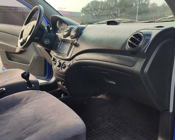 Синий Шевроле Авео, объемом двигателя 1.5 л и пробегом 255 тыс. км за 4399 $, фото 8 на Automoto.ua