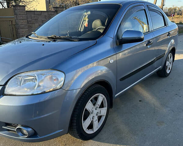 Синий Шевроле Авео, объемом двигателя 1.5 л и пробегом 170 тыс. км за 3800 $, фото 4 на Automoto.ua