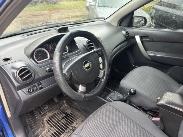 Синій Шевроле Авео, об'ємом двигуна 1.5 л та пробігом 250 тис. км за 2800 $, фото 4 на Automoto.ua