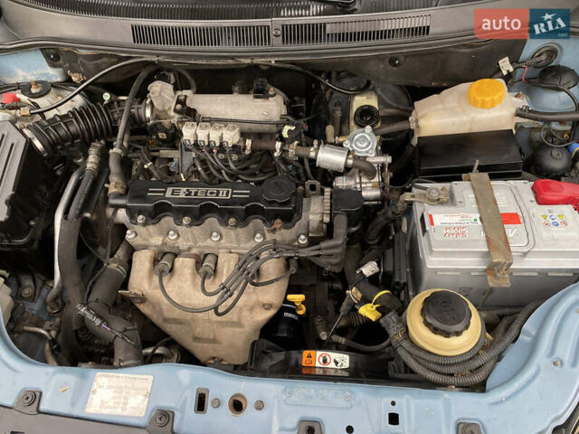Синий Шевроле Авео, объемом двигателя 1.5 л и пробегом 200 тыс. км за 3900 $, фото 43 на Automoto.ua