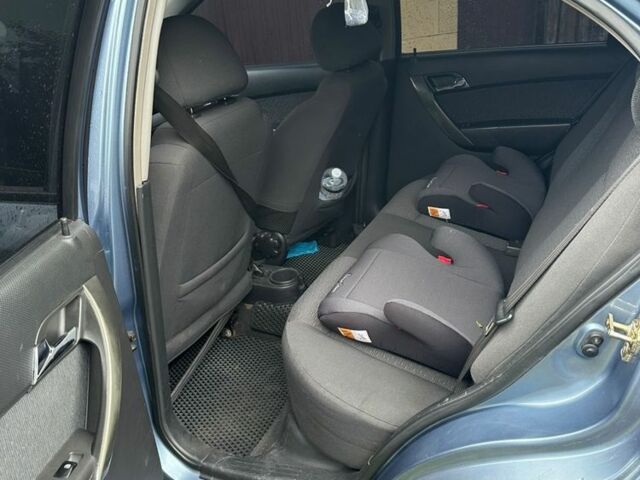 Синий Шевроле Авео, объемом двигателя 1.4 л и пробегом 247 тыс. км за 4000 $, фото 5 на Automoto.ua