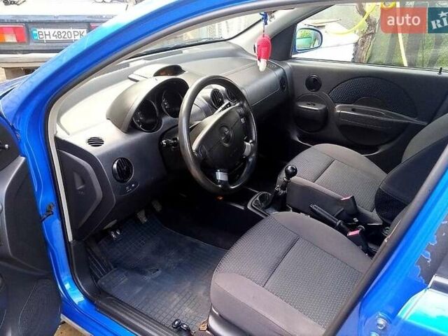 Синий Шевроле Авео, объемом двигателя 1.5 л и пробегом 224 тыс. км за 3200 $, фото 2 на Automoto.ua