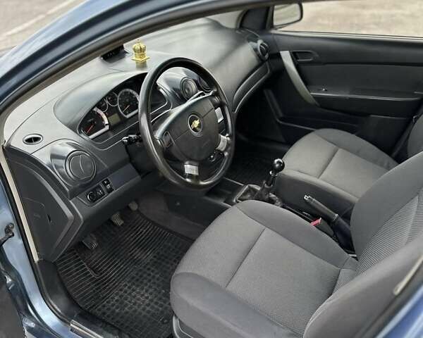 Синий Шевроле Авео, объемом двигателя 1.5 л и пробегом 130 тыс. км за 3300 $, фото 2 на Automoto.ua