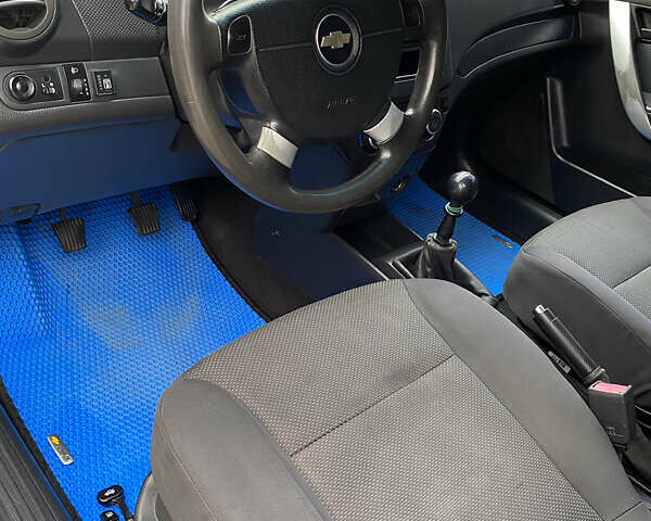 Синий Шевроле Авео, объемом двигателя 1.5 л и пробегом 200 тыс. км за 3900 $, фото 38 на Automoto.ua