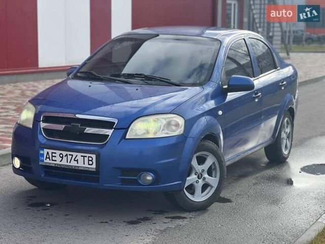Синий Шевроле Авео, объемом двигателя 1.5 л и пробегом 320 тыс. км за 4500 $, фото 2 на Automoto.ua