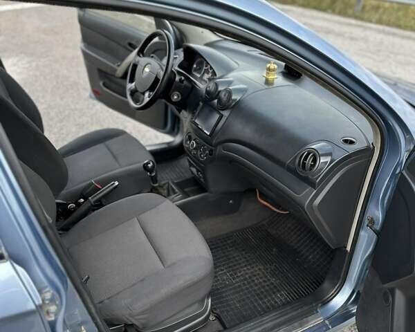 Синий Шевроле Авео, объемом двигателя 1.5 л и пробегом 130 тыс. км за 3300 $, фото 12 на Automoto.ua