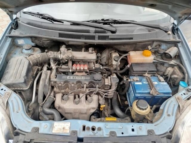 Синій Шевроле Авео, об'ємом двигуна 1.5 л та пробігом 155 тис. км за 3000 $, фото 5 на Automoto.ua