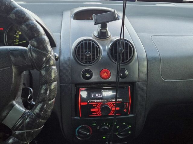 Синій Шевроле Авео, об'ємом двигуна 1.5 л та пробігом 200 тис. км за 2300 $, фото 13 на Automoto.ua