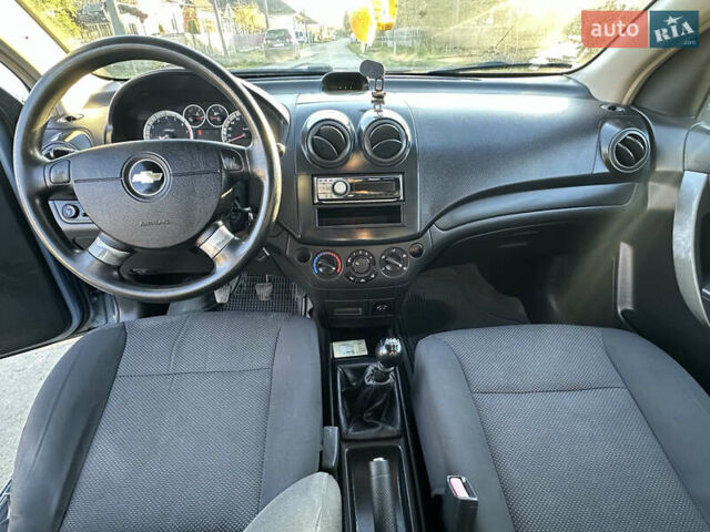 Синий Шевроле Авео, объемом двигателя 1.5 л и пробегом 170 тыс. км за 3800 $, фото 13 на Automoto.ua