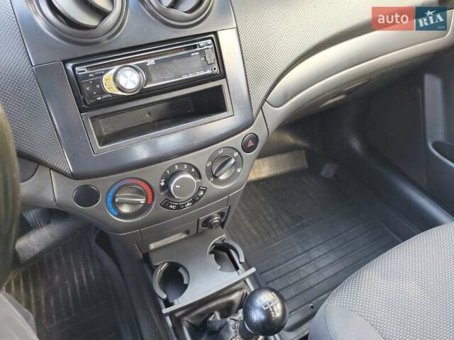 Синий Шевроле Авео, объемом двигателя 1.5 л и пробегом 250 тыс. км за 3450 $, фото 1 на Automoto.ua