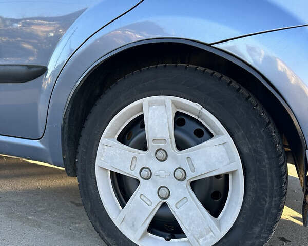 Синий Шевроле Авео, объемом двигателя 1.5 л и пробегом 170 тыс. км за 3800 $, фото 8 на Automoto.ua