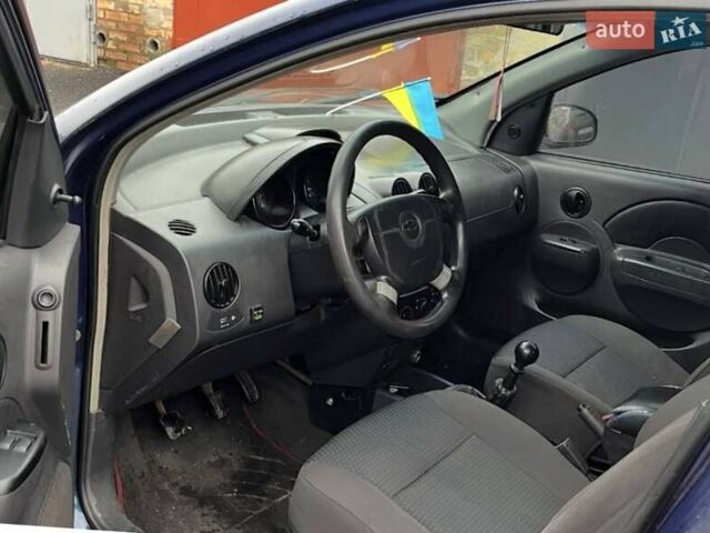 Синий Шевроле Авео, объемом двигателя 1.5 л и пробегом 211 тыс. км за 900 $, фото 2 на Automoto.ua