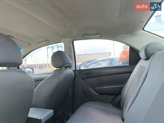 Синий Шевроле Авео, объемом двигателя 1.5 л и пробегом 264 тыс. км за 3700 $, фото 9 на Automoto.ua