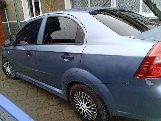 Синий Шевроле Авео, объемом двигателя 1.5 л и пробегом 240 тыс. км за 2500 $, фото 2 на Automoto.ua