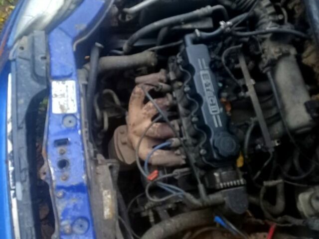 Синий Шевроле Авео, объемом двигателя 1.5 л и пробегом 220 тыс. км за 1300 $, фото 1 на Automoto.ua