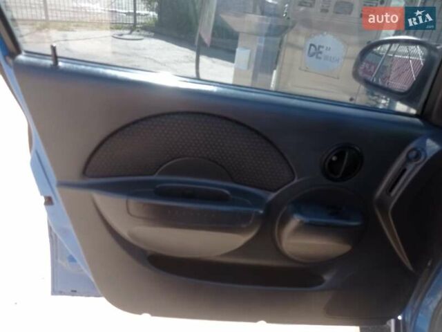 Синий Шевроле Авео, объемом двигателя 1.5 л и пробегом 240 тыс. км за 3300 $, фото 2 на Automoto.ua