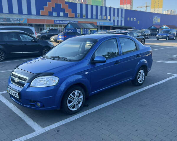 Синій Шевроле Авео, об'ємом двигуна 1.5 л та пробігом 250 тис. км за 3700 $, фото 1 на Automoto.ua
