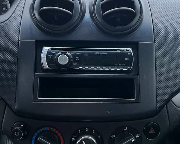 Синий Шевроле Авео, объемом двигателя 1.5 л и пробегом 281 тыс. км за 4650 $, фото 9 на Automoto.ua