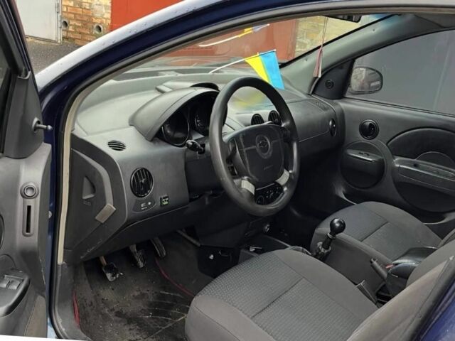 Синий Шевроле Авео, объемом двигателя 1.5 л и пробегом 311 тыс. км за 950 $, фото 2 на Automoto.ua
