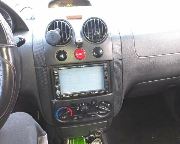 Синий Шевроле Авео, объемом двигателя 1.5 л и пробегом 254 тыс. км за 3000 $, фото 1 на Automoto.ua