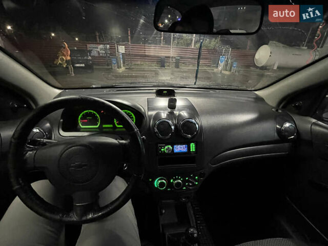 Синий Шевроле Авео, объемом двигателя 1.5 л и пробегом 210 тыс. км за 2900 $, фото 1 на Automoto.ua