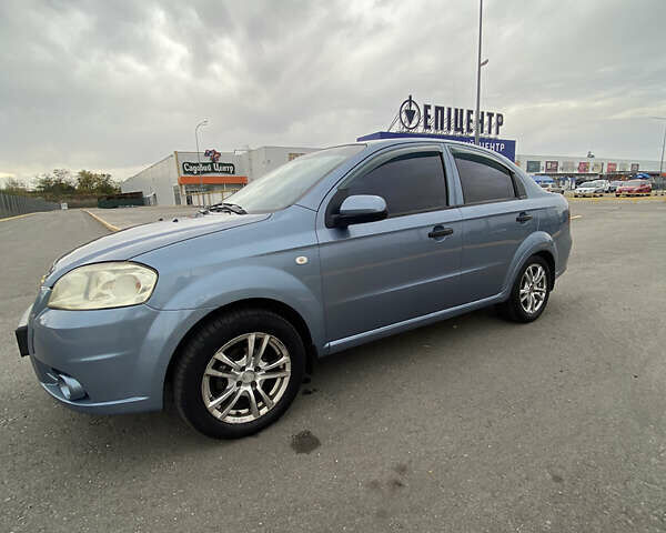 Синий Шевроле Авео, объемом двигателя 1.5 л и пробегом 200 тыс. км за 3900 $, фото 3 на Automoto.ua
