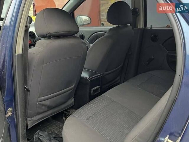 Синий Шевроле Авео, объемом двигателя 1.5 л и пробегом 211 тыс. км за 900 $, фото 1 на Automoto.ua
