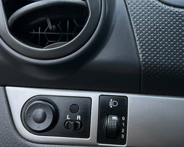 Синий Шевроле Авео, объемом двигателя 1.5 л и пробегом 281 тыс. км за 4650 $, фото 8 на Automoto.ua