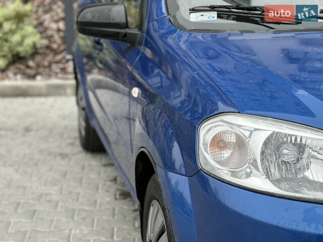 Синий Шевроле Авео, объемом двигателя 1.5 л и пробегом 219 тыс. км за 3550 $, фото 5 на Automoto.ua