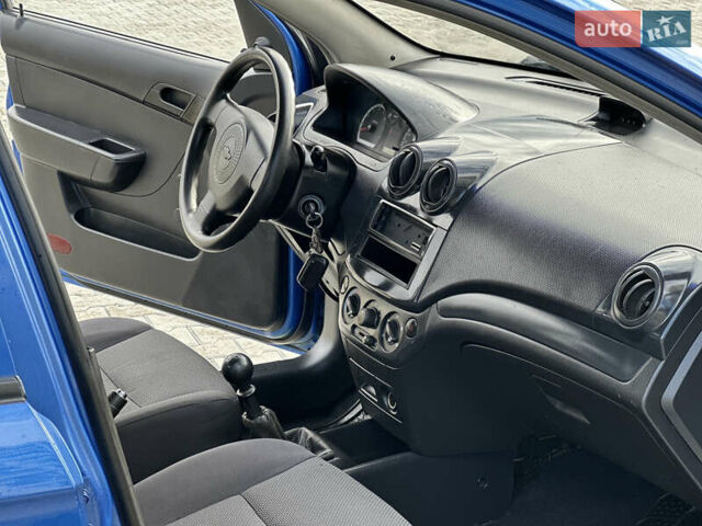 Шевроле Авео 2006 в Кропивницком (Кировограде) на Automoto.ua Синий Шевроле Авео, объемом двигателя 1.5 л и пробегом 219 тыс. км за 3650 $, фото 18 на Automoto.ua