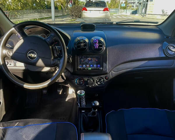 Синий Шевроле Авео, объемом двигателя 1.5 л и пробегом 293 тыс. км за 3400 $, фото 3 на Automoto.ua