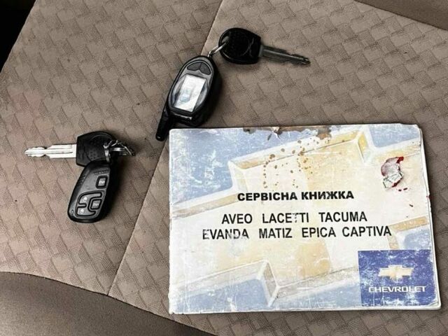 Синий Шевроле Авео, объемом двигателя 1.6 л и пробегом 200 тыс. км за 3500 $, фото 5 на Automoto.ua