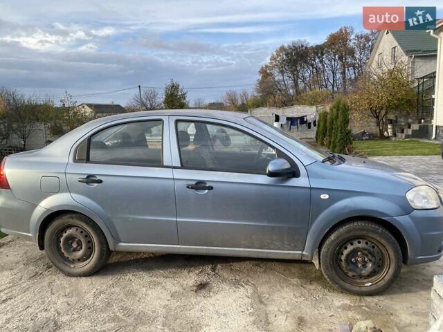 Синий Шевроле Авео, объемом двигателя 1.5 л и пробегом 225 тыс. км за 3200 $, фото 2 на Automoto.ua