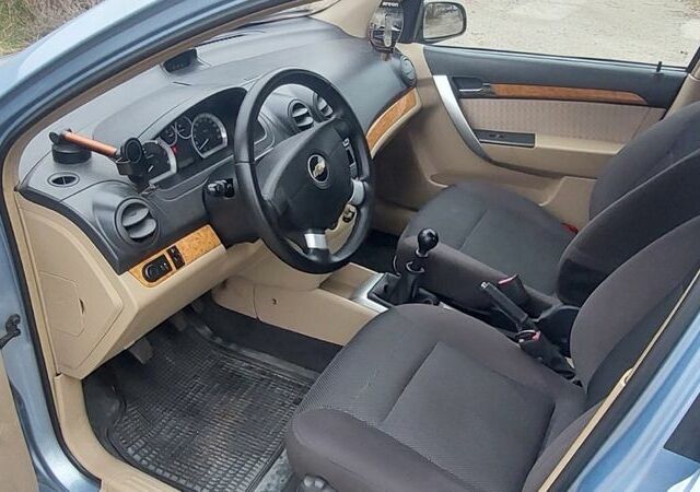 Синий Шевроле Авео, объемом двигателя 1.6 л и пробегом 114 тыс. км за 3100 $, фото 5 на Automoto.ua