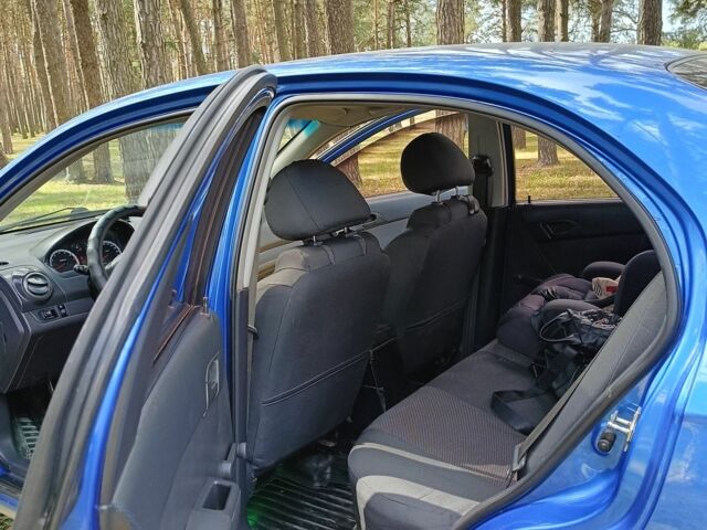 Синий Шевроле Авео, объемом двигателя 1.5 л и пробегом 230 тыс. км за 4450 $, фото 5 на Automoto.ua