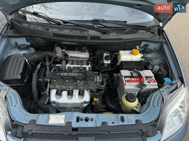 Синий Шевроле Авео, объемом двигателя 1.5 л и пробегом 125 тыс. км за 3850 $, фото 4 на Automoto.ua