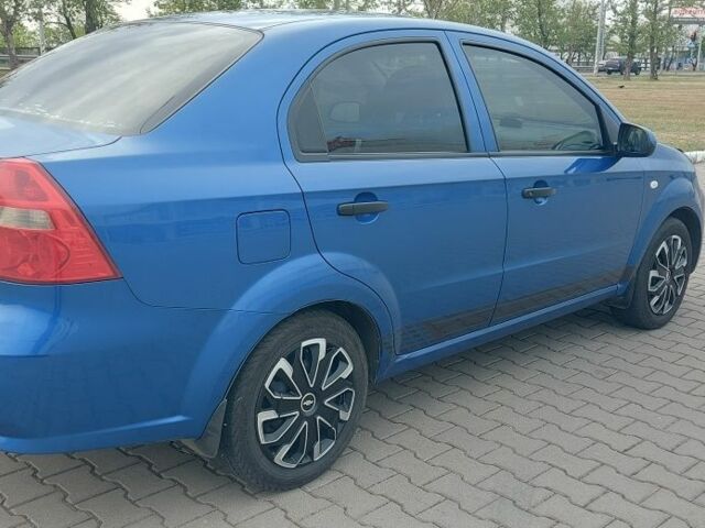 Синий Шевроле Авео, объемом двигателя 1.5 л и пробегом 158 тыс. км за 4000 $, фото 2 на Automoto.ua