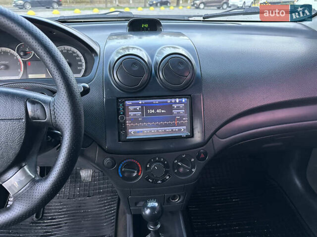 Синий Шевроле Авео, объемом двигателя 1.5 л и пробегом 300 тыс. км за 3499 $, фото 20 на Automoto.ua